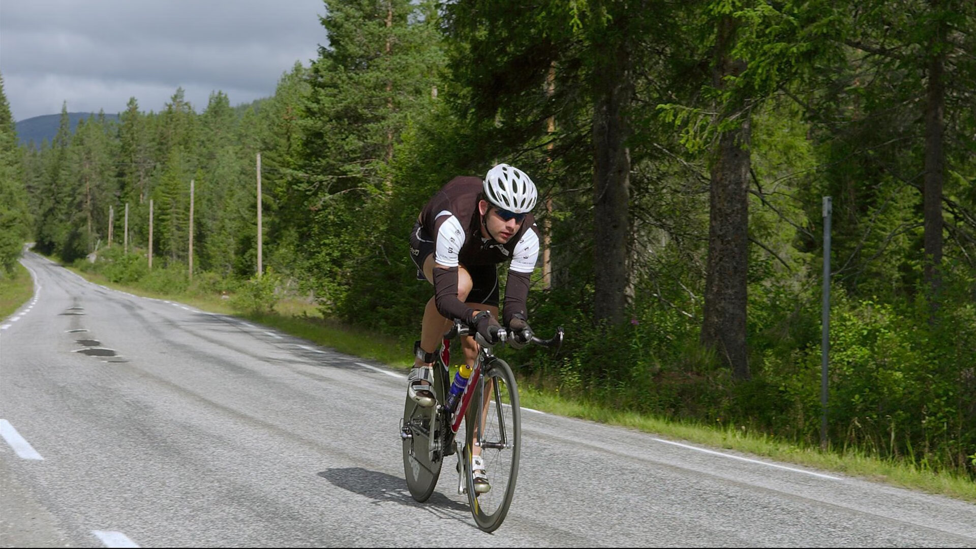 柯尔赞技术动作流畅稳健，科尔阿赞