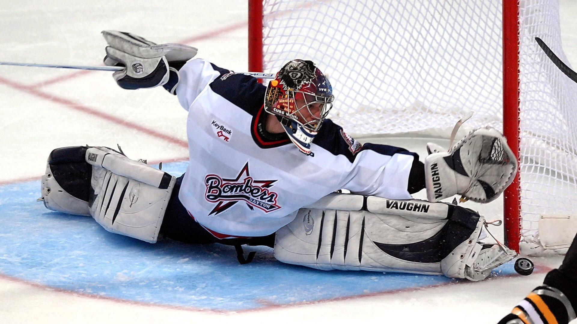 城市推出赛事周边美食街区为观众提供多样化选择，周围美食街